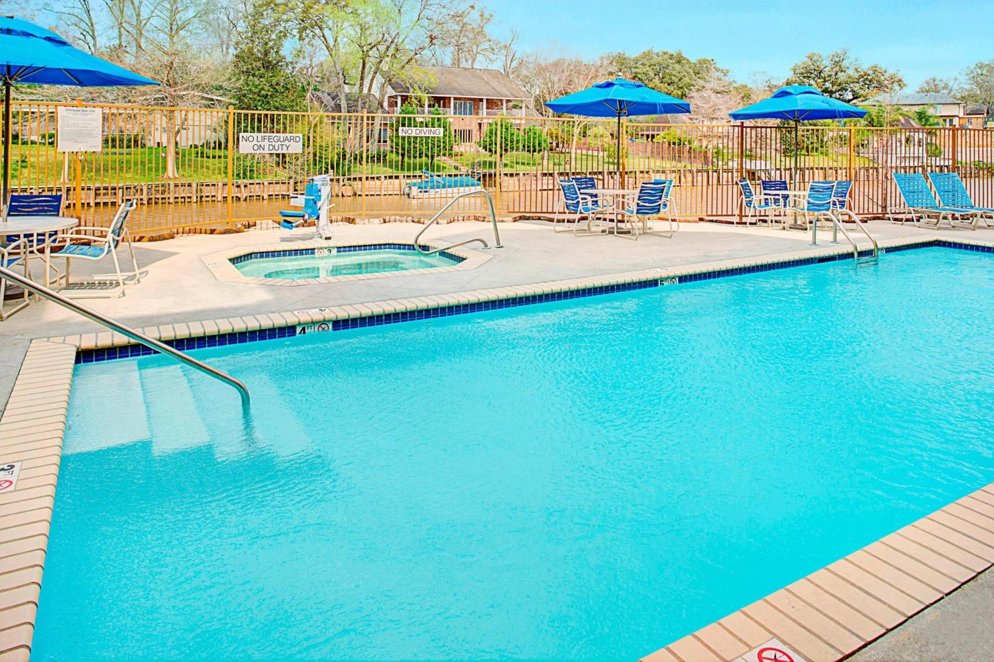 Fairfield & By Marriott South Lafayette