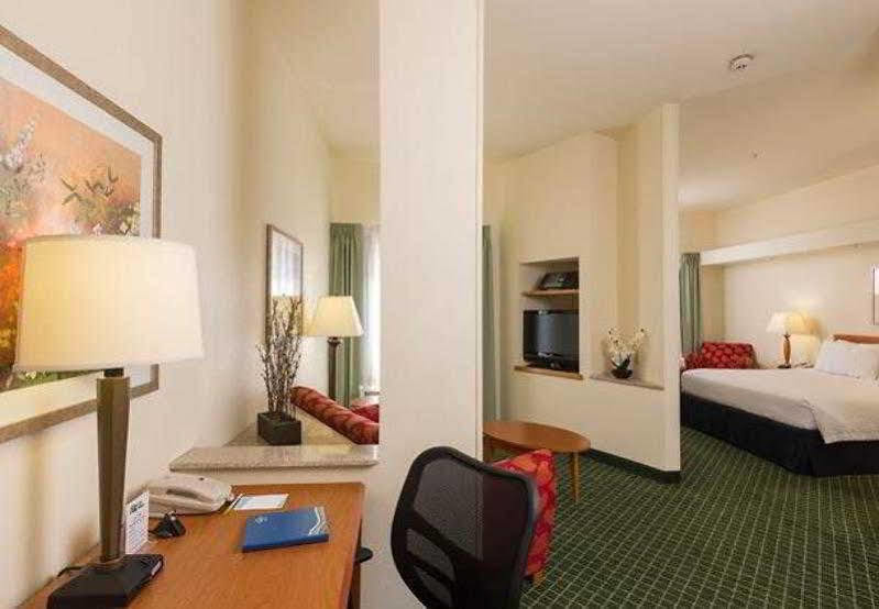 Hotel Fairfield & By Marriott South