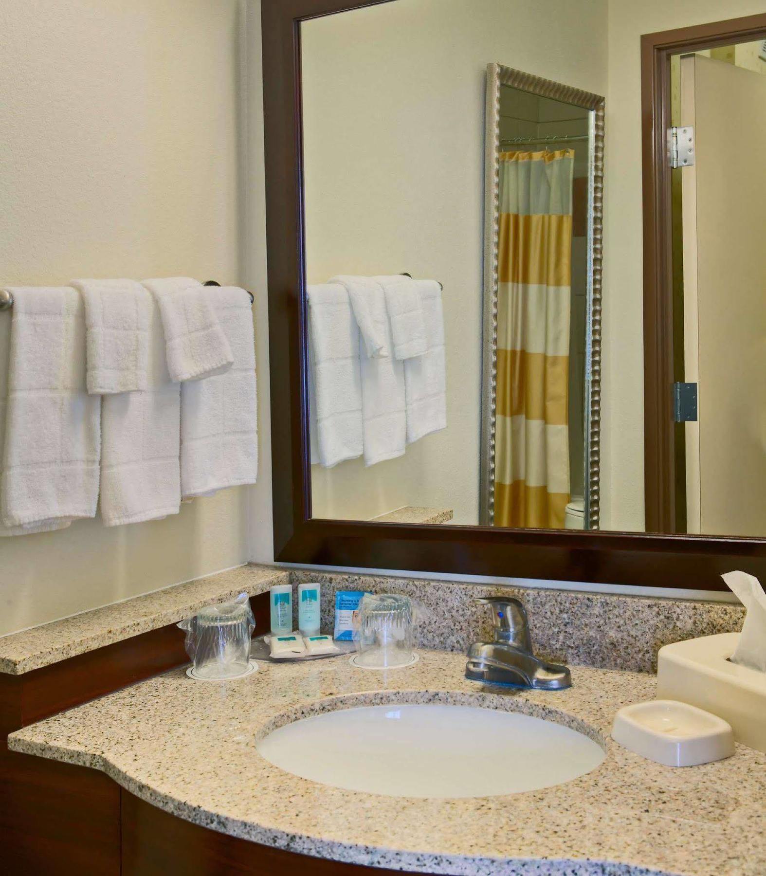 Hotel Fairfield & By Marriott South 3*